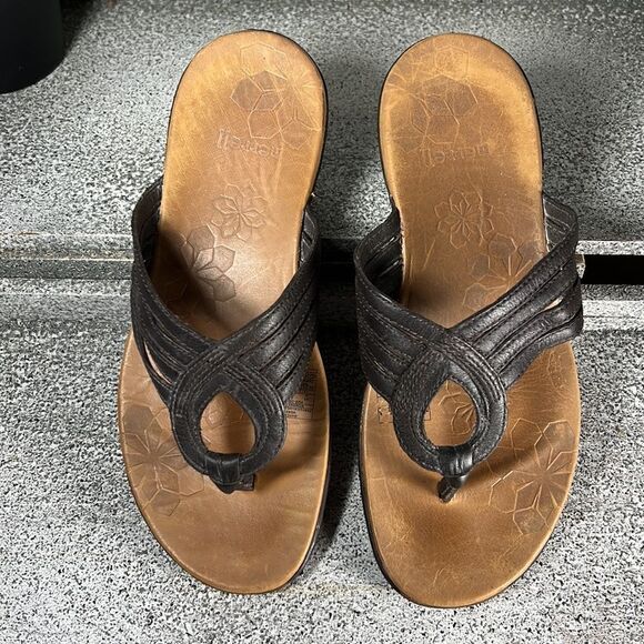 Merrell Mahogany Leather Flip Flops Sandals Shoes Size 6 - Picture 5 of 9